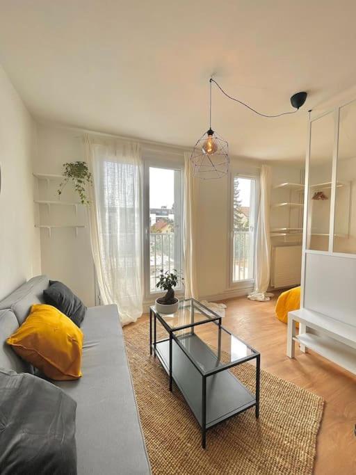 Superbe Studio Avec Parking Gratuit Sur Place Paray-Vieille-Poste Екстериор снимка